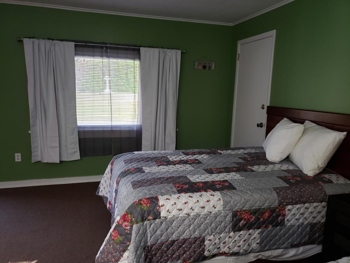 Blue Ridge Motel Schroon Lake ภายนอก รูปภาพ