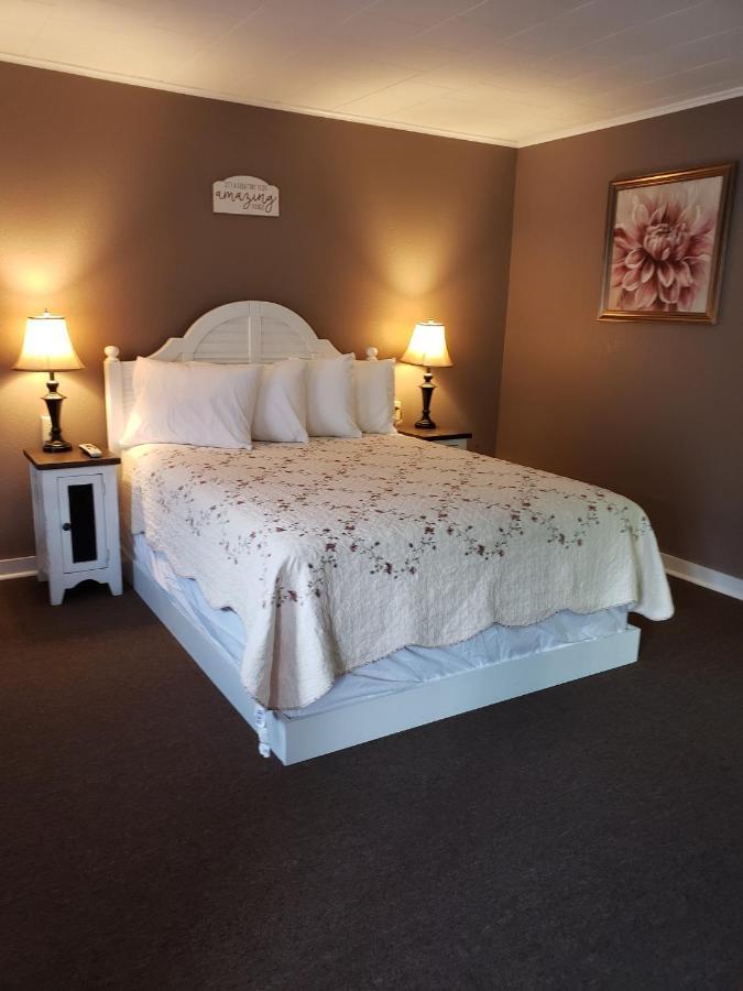 Blue Ridge Motel Schroon Lake ภายนอก รูปภาพ